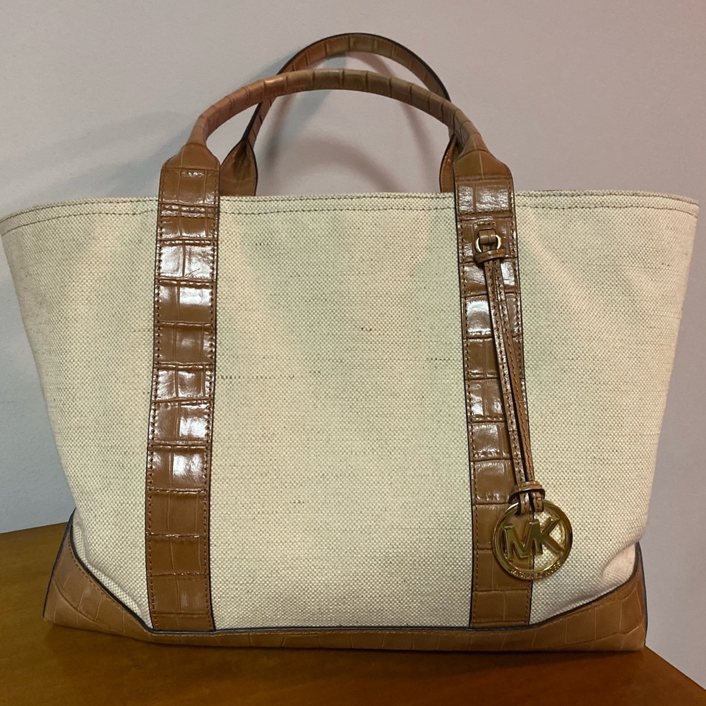 Michael Kors tote.